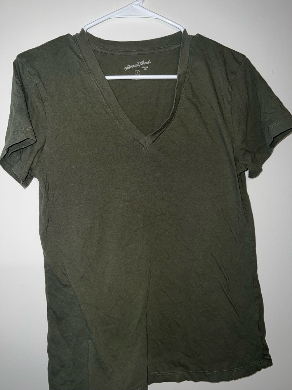 Universal Thread Olive V-Neck Short Sleeve Tee